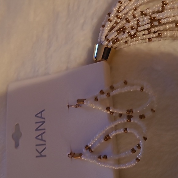 KIANA white and gold bead earrings and necklace set - Picture 3 of 4